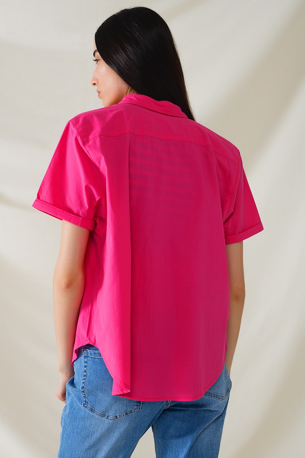 Camisa abotonada de manga corta en fucsia Camisa abotonada de manga corta en fucsia