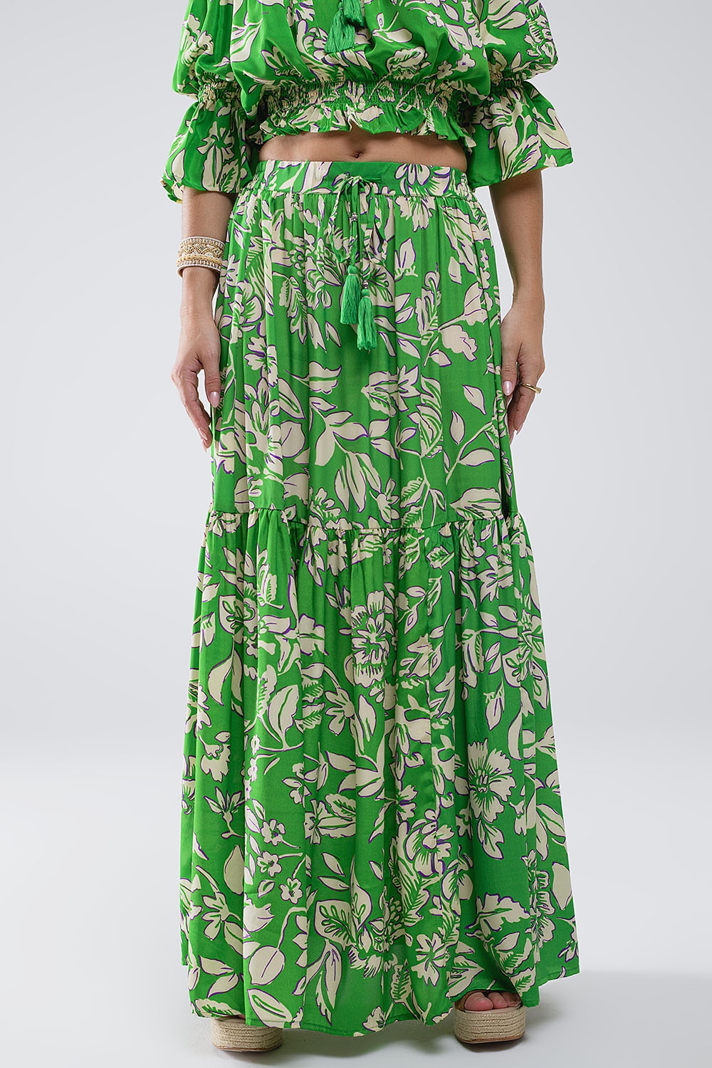 Maxifalda de tirantes con estampado floral verde Maxifalda de tirantes con estampado floral verde