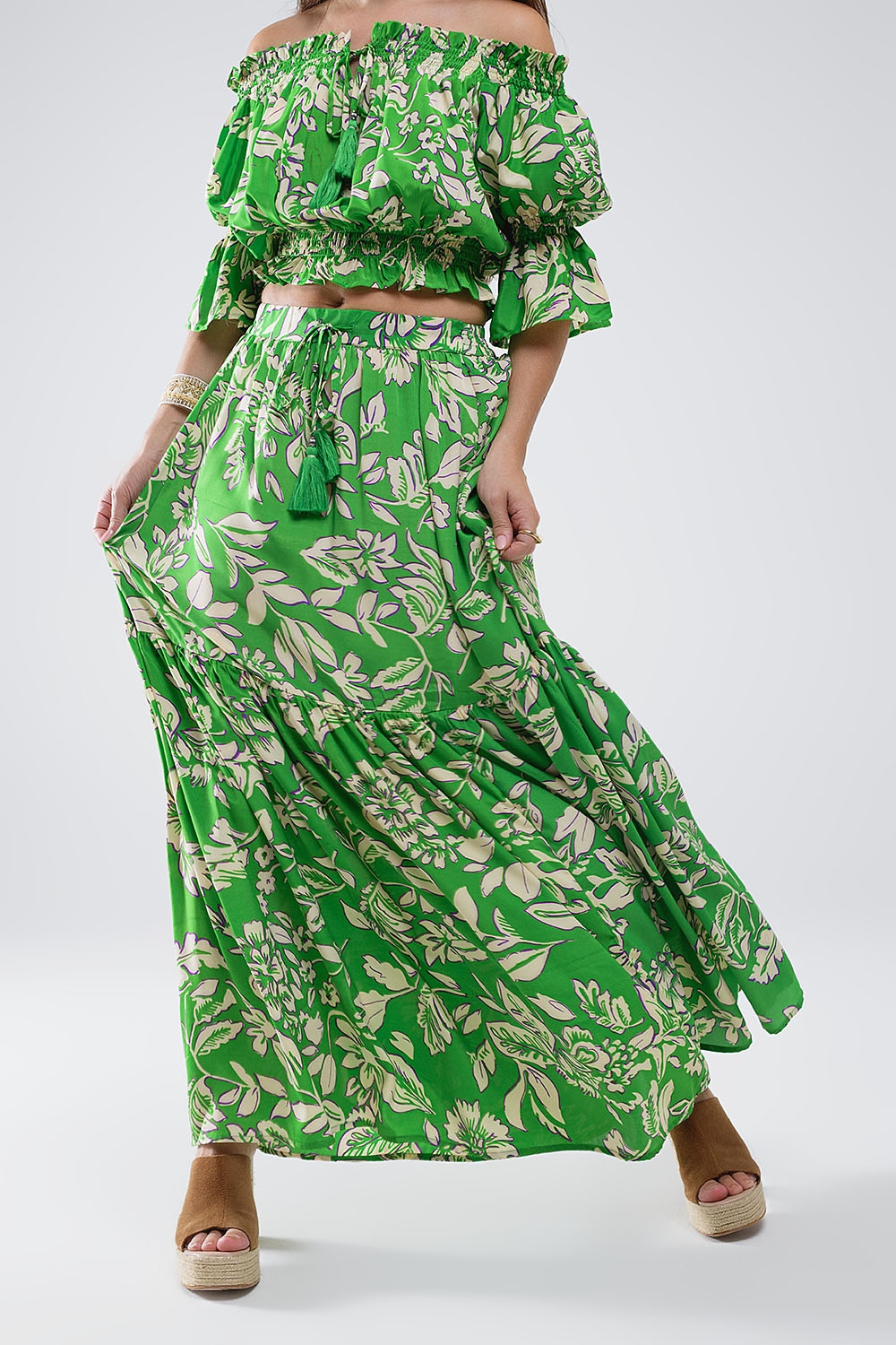 Maxifalda de tirantes con estampado floral verde Maxifalda de tirantes con estampado floral verde