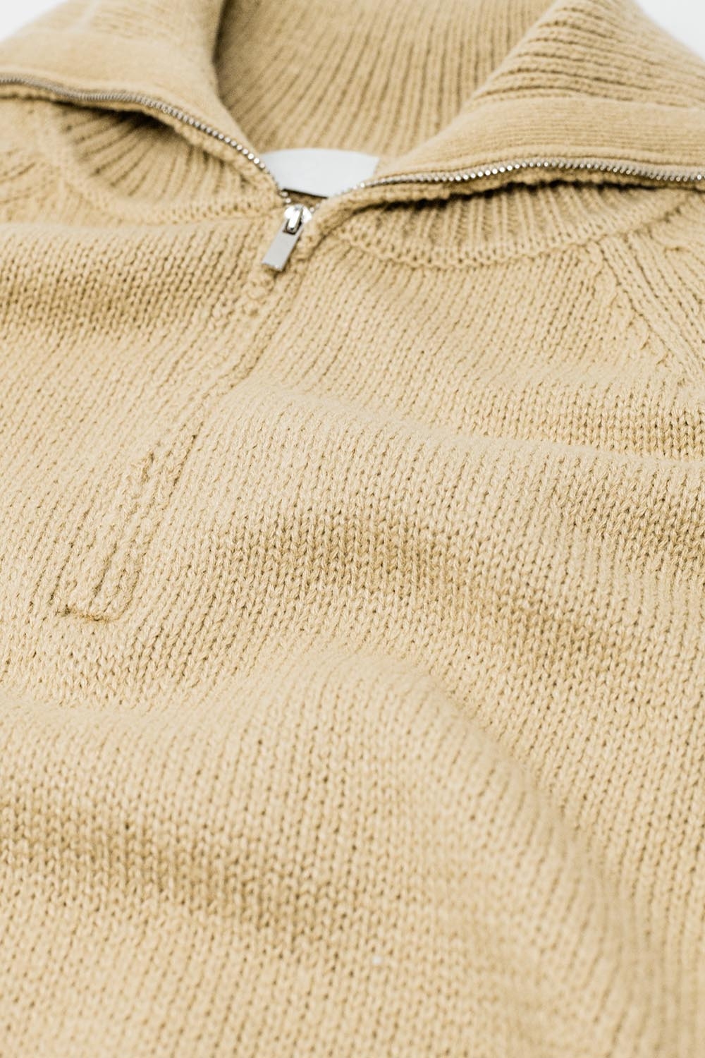 jersey beige con cierre de cremallera jersey beige con cierre de cremallera