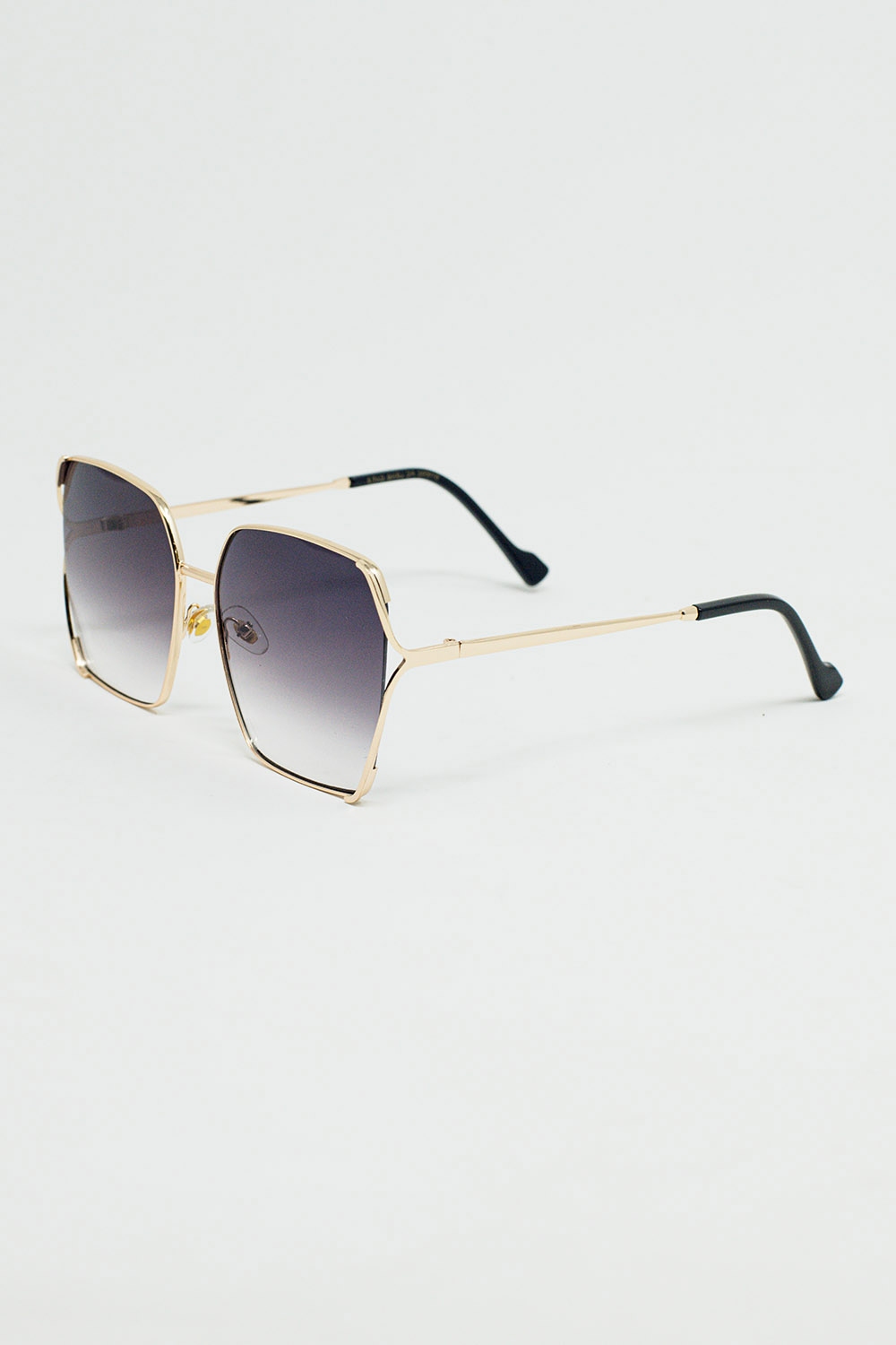 Gafas de sol cuadradas oversize de metal con lentes degradadas negras
